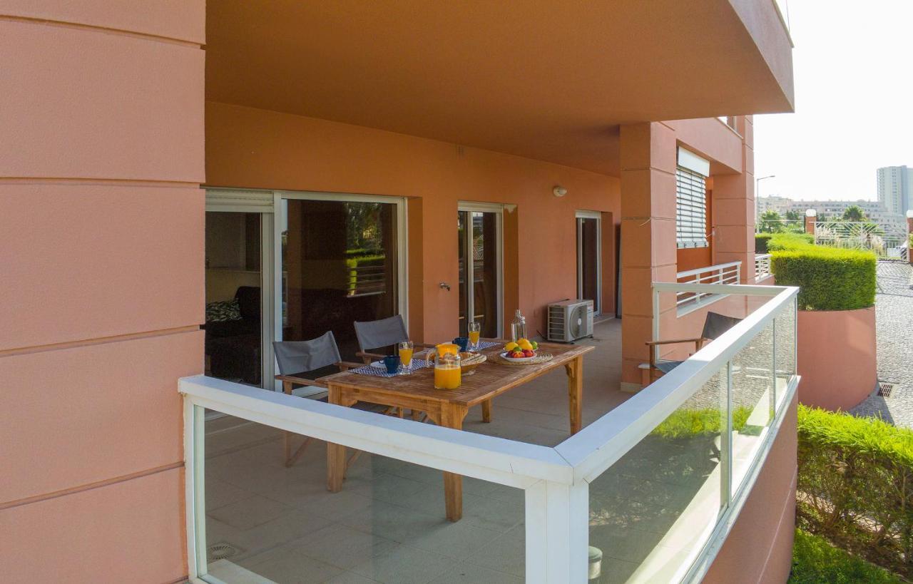 B02 - Fantastic Apartment With Pool Portimão Buitenkant foto
