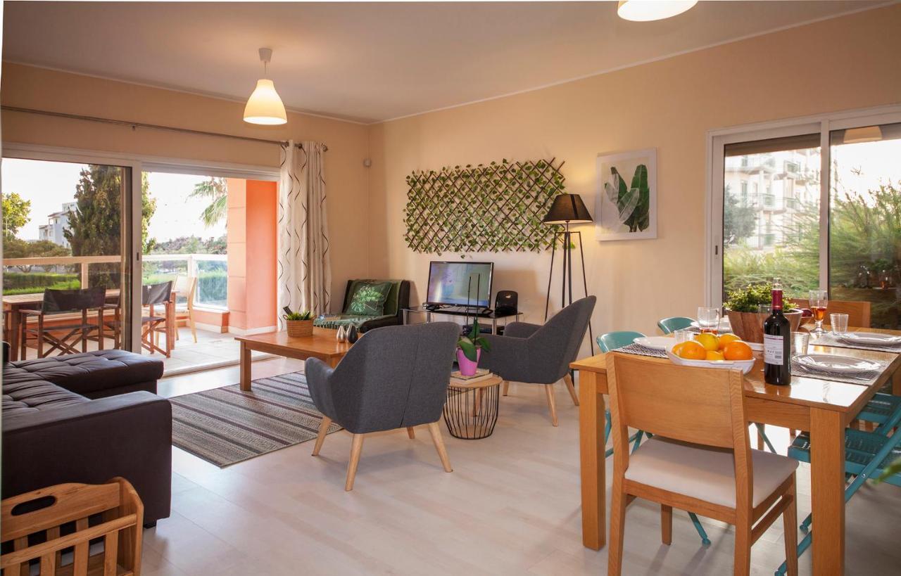 B02 - Fantastic Apartment With Pool Portimão Buitenkant foto